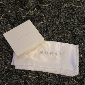 +SOLD* NWT 2 satin Monat pillowcases